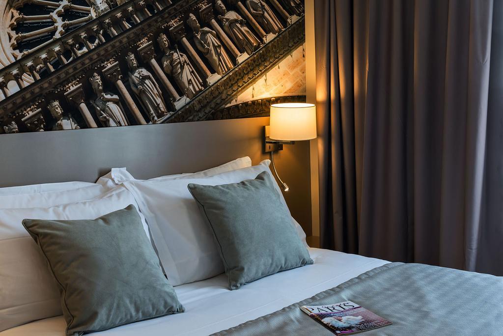 Midnight Hotel Paris Rum bild